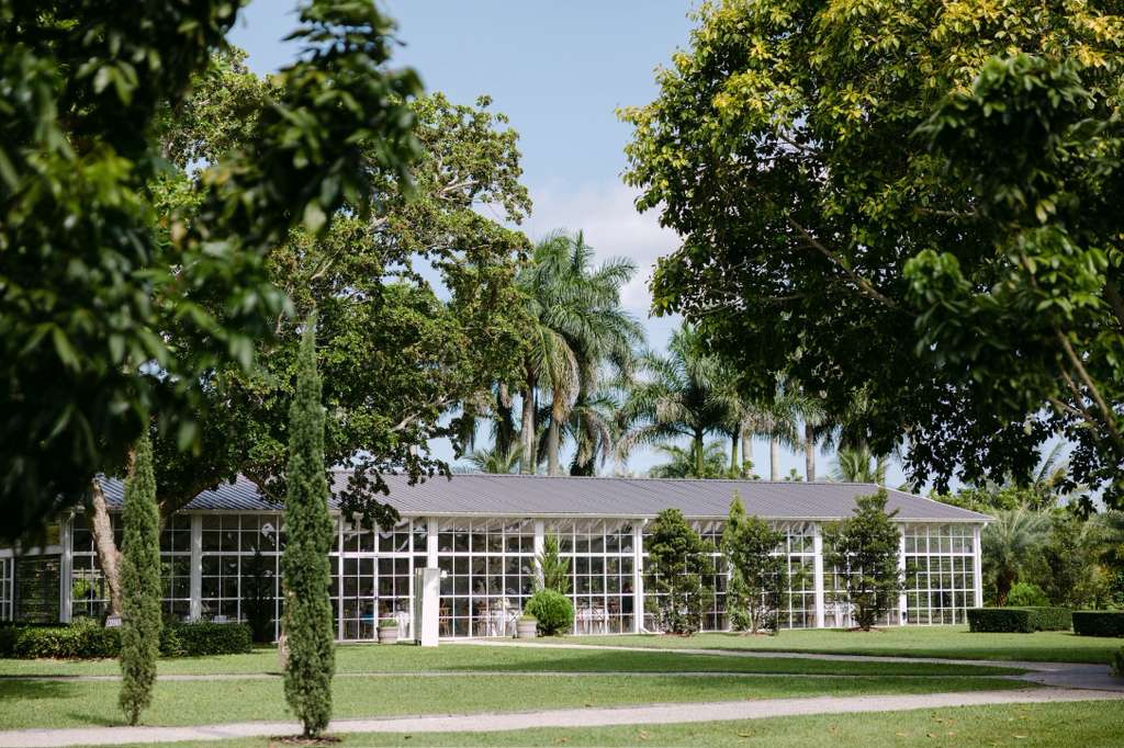 Outdoor garden wedding venue in Miami